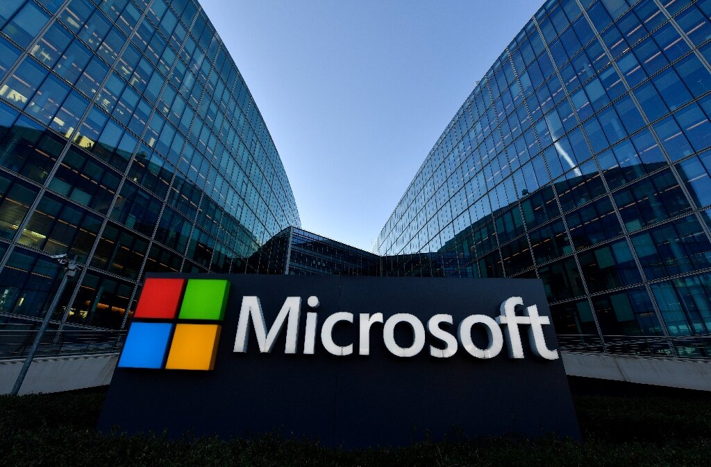 Microsoft Surpasses Quarterly Estimates, Issues Weak Guidance For The Next Quarter