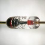 1200px-Diode-closeup