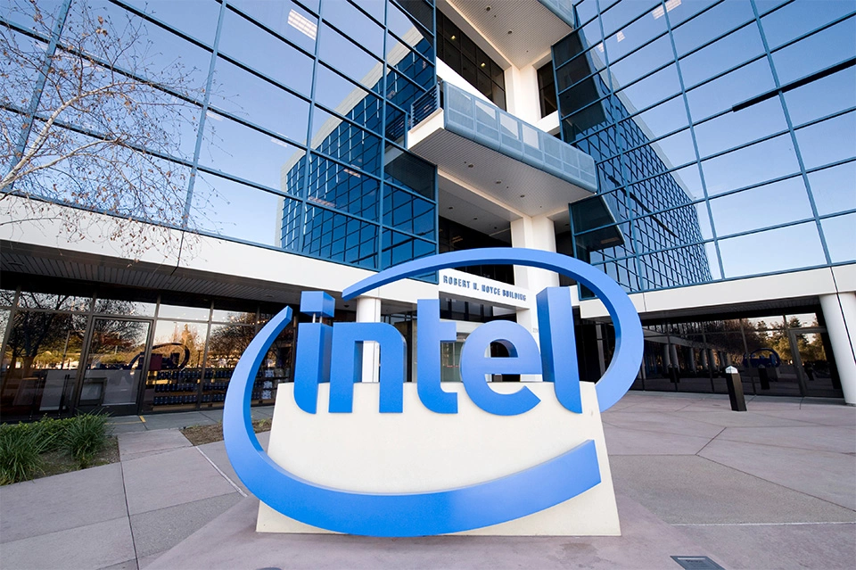 Intel Halts Operations In Russia