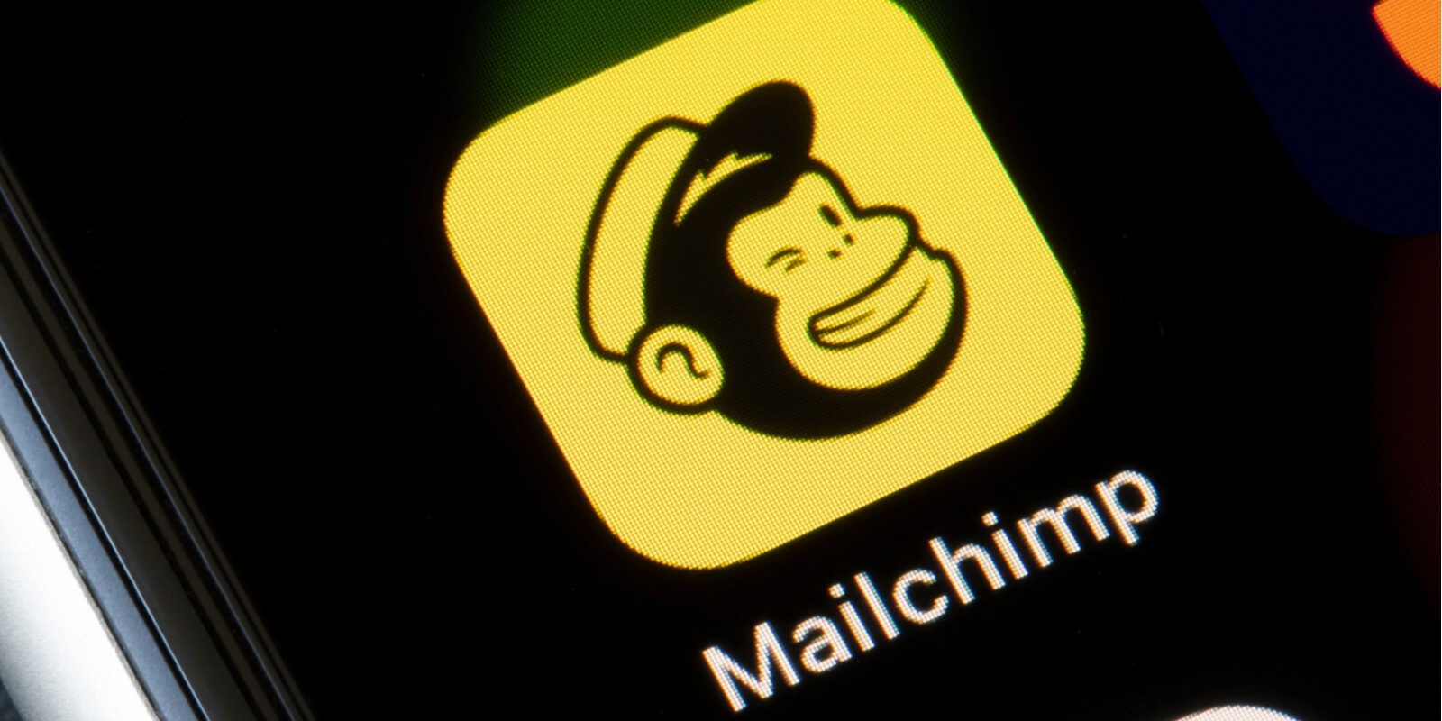 mailchimp-app-and-text