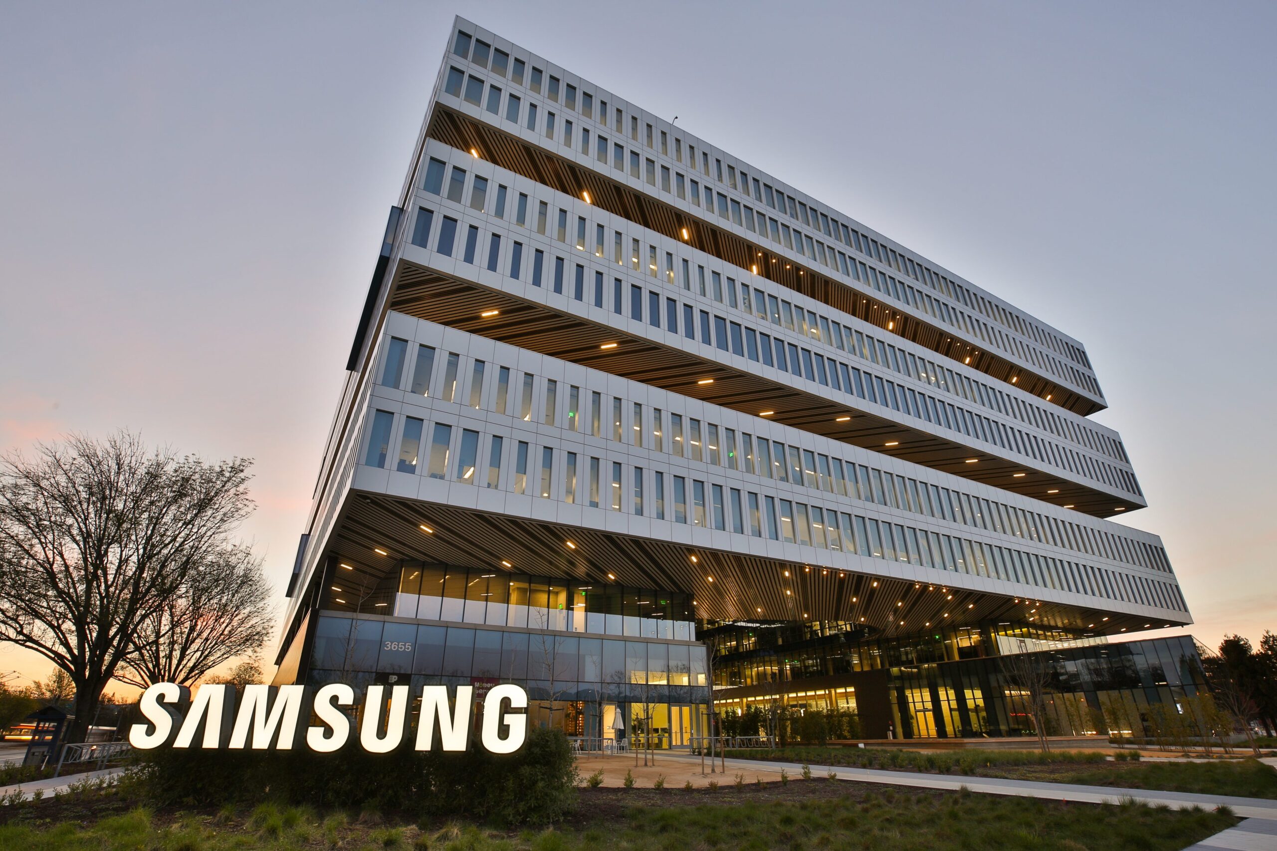 Samsung Reports Strong Q3 Earnings Amid Signs of Chip Market Stabilization